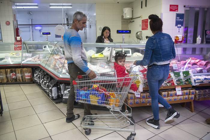 Supermercado en el Cerro (archivo, abril de 2022). · Foto: Alessandro Maradei