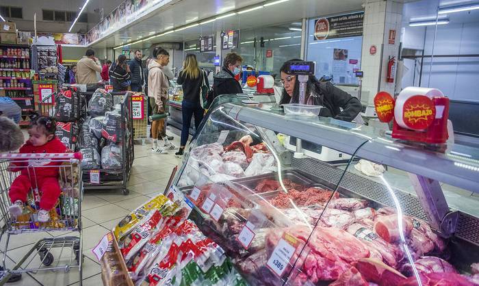 Supermercado de Montevideo (archivo, abril de 2022). · Foto: Alessandro Maradei
