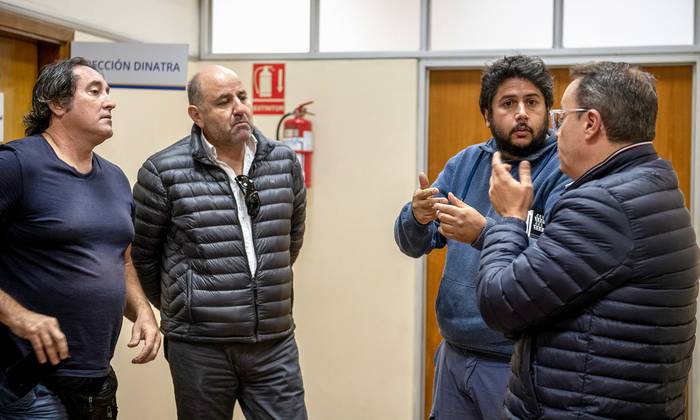 José Cubeiro, Álvaro Reinaldo, Alejandro Díaz y Martín García, del sindicato portuario, en la Dirección Nacional de Trabajo (03.05.2022). · Foto: Agustina Saubaber