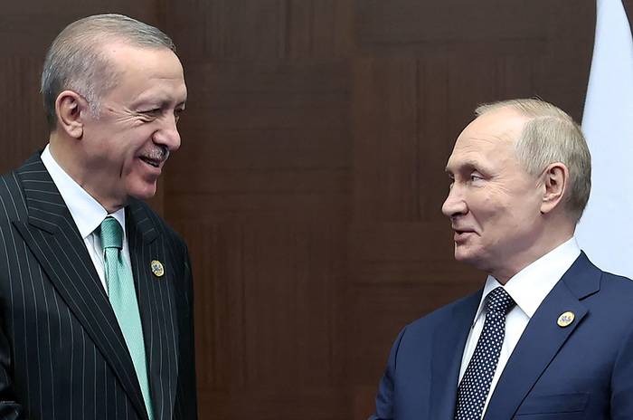 Recep Tayyip Erdogan, presidente turco, se reúne con el presidente ruso, Vladimir Putin, en Astana (13.10.2022). · Foto: Presidencia turca
