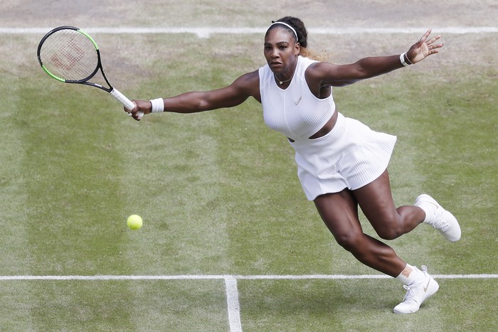Serena Williams, hoy, en la semifinal del campeonato de Wimbledon. · Foto: Alastair Grant/AFP