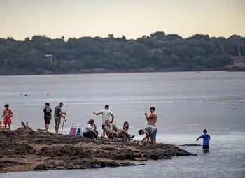 Costa del río Uruguay en Salto. · Foto: Ariel Volpi
