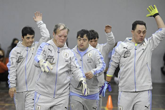 Presentación de la selección uruguaya de jugadores de Futsal con síndrome de Down, el 3 de octubre, en la Plaza de Deportes n 12. · Foto: Federico Gutiérrez