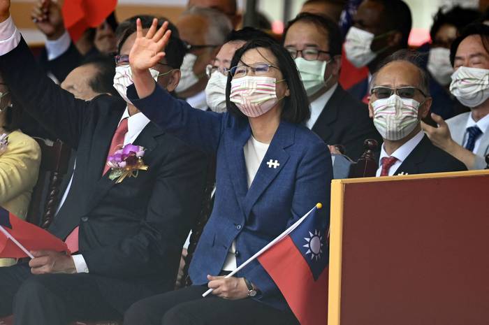Tsai Ing-wen, presidenta de Taiwán, durante las celebraciones del día nacional frente al Palacio Presidencial en Taipei. · Foto: Sam Yeh, AFP