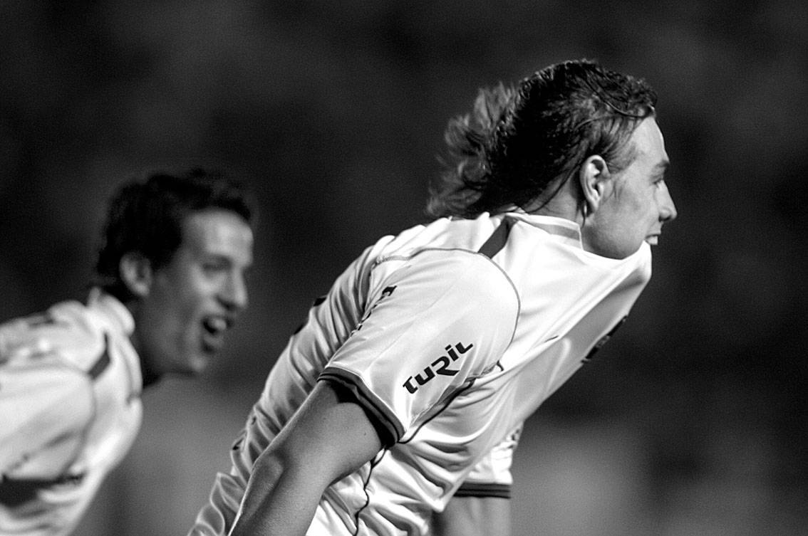 Sebastián Coates, tras convertir el primer gol de Nacional ante Banfield, anoche en Buenos Aires. /