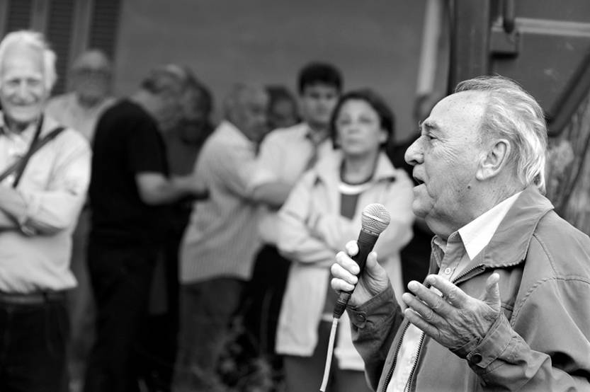 Luis Iguini, ayer, durante el acto de instalación de la Marca de la Resistencia en la Federación del Vidrio. 