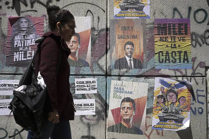 Propaganda electoral en Buenos Aires. · Foto: Juan Mabromata,  AFP