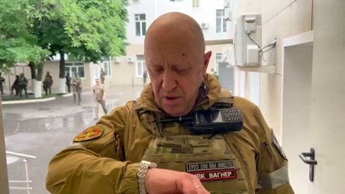 Captura de video donde se ve a Yevgeny Prigozhin dentro del cuartel general del ejército en Rostov-on-Don. Foto: Telegram @concordgroup_official, AFP.