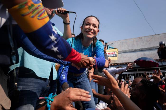 La líder de la oposición venezolana, María Corina Machado, el 14 de marzo, durante una manifestación en Guacara, estado de Carabobo, Venezuela. · Foto: Gabriela Oraá, AFP