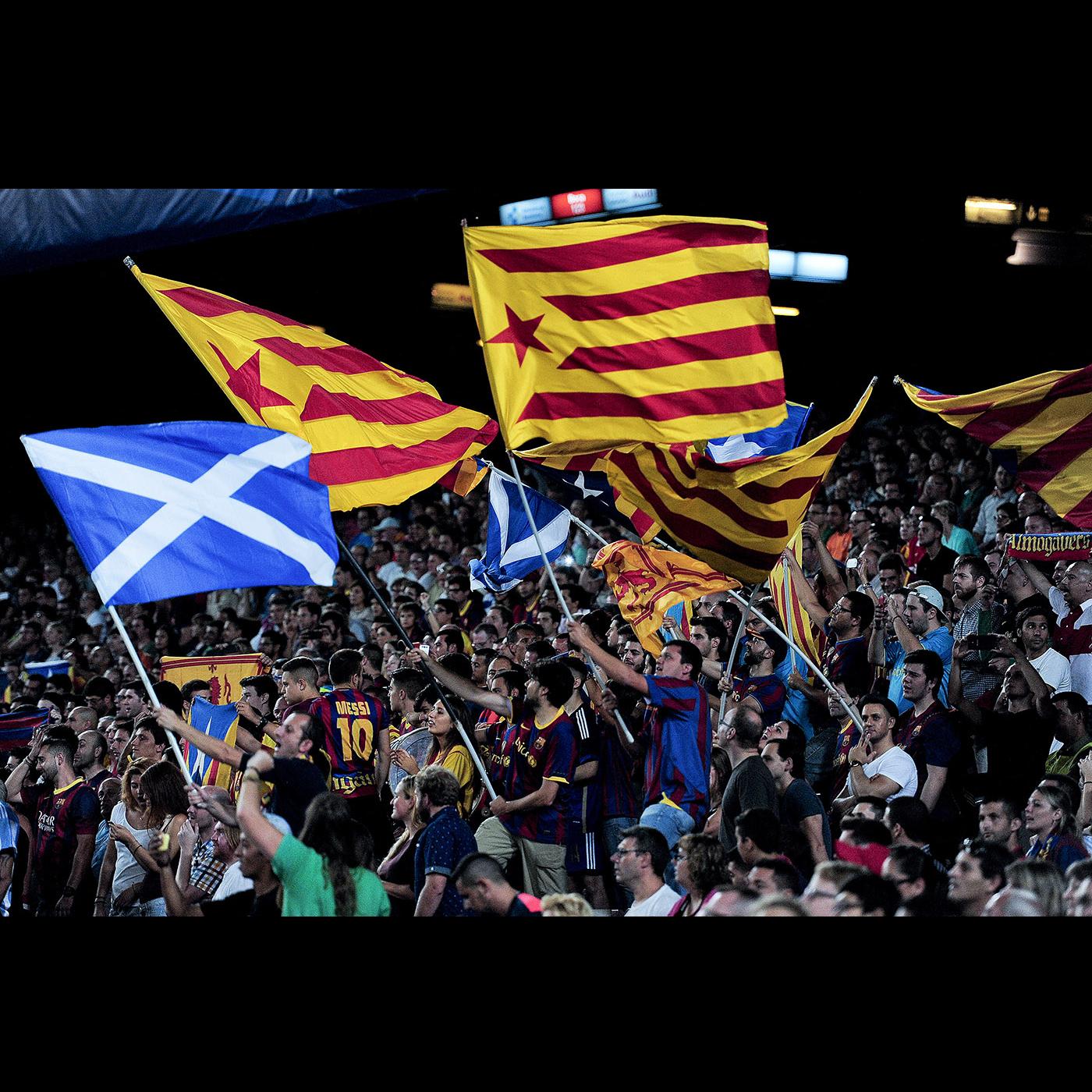 Hinchas del Barcelona en el Camp Nou durante el partido por la Champions League Barcelona-Apoel, el 17 de setiembre de 2014. · Foto: Josep Lago, AFP
