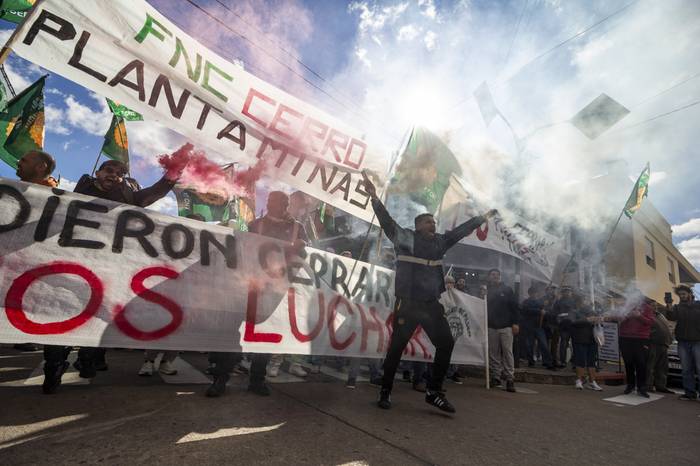 Movilización de trabajadores de FNC en Minas. · Foto: Paola Ferreira