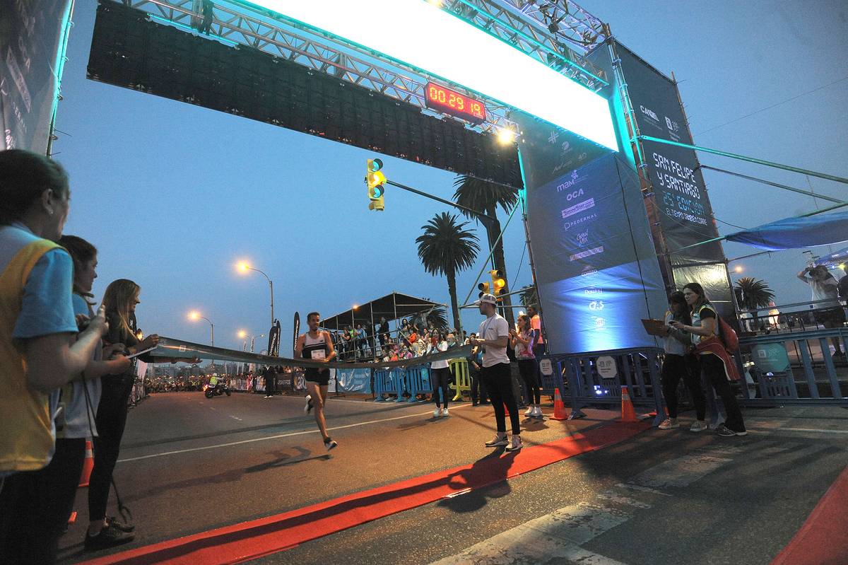 Nicolás Cuestas ganó la San Felipe y Santiago - la diaria