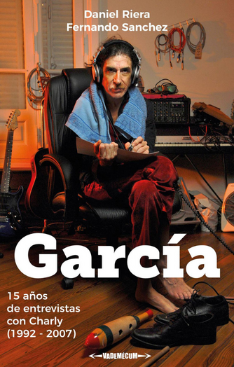 Foto de tapa de García. 15 años de entrevistas con Charly (1992-2007)