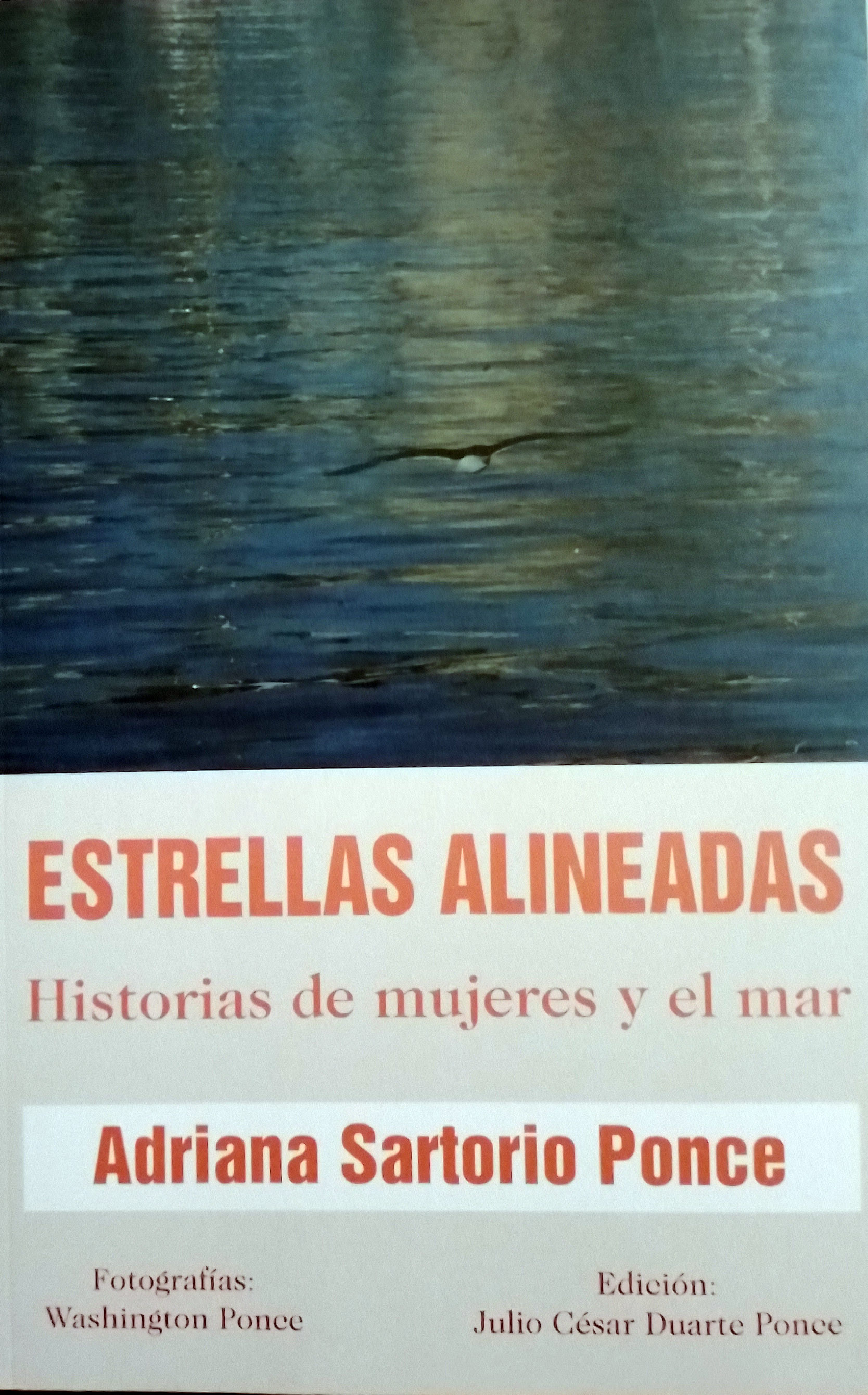 Foto de tapa de Estrellas alineadas: historias de mujeres y el mar