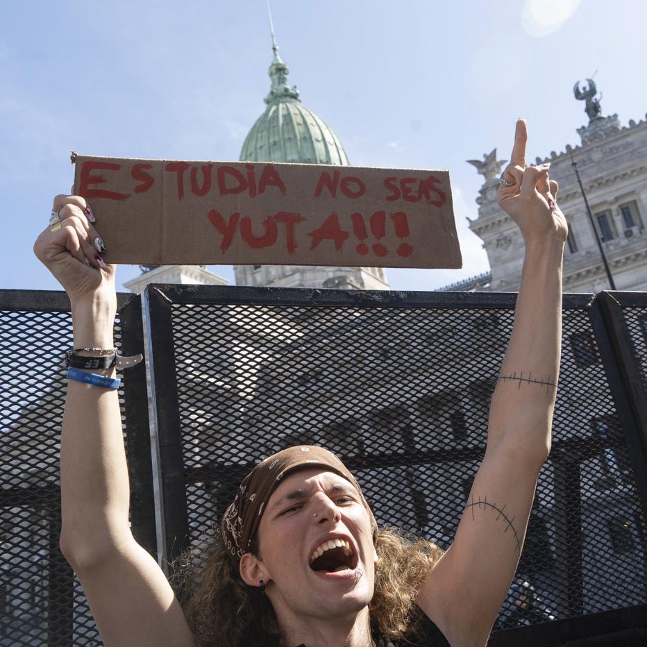 Concentración por el no al veto, el 9 de octubre. · Foto: Guido Piotrkowski