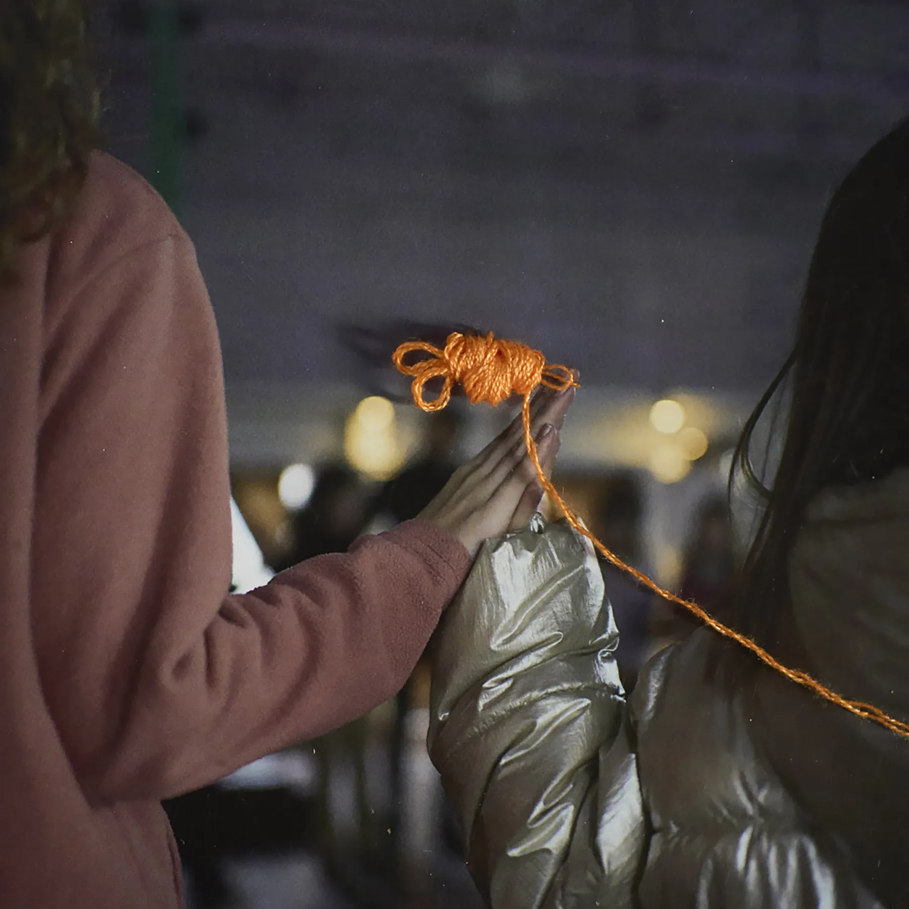 Actividad por la celebración del Día de las Niñeces en el salón de usos múltiples del Complejo Bulevar. Bordado: Lucía Camejo.