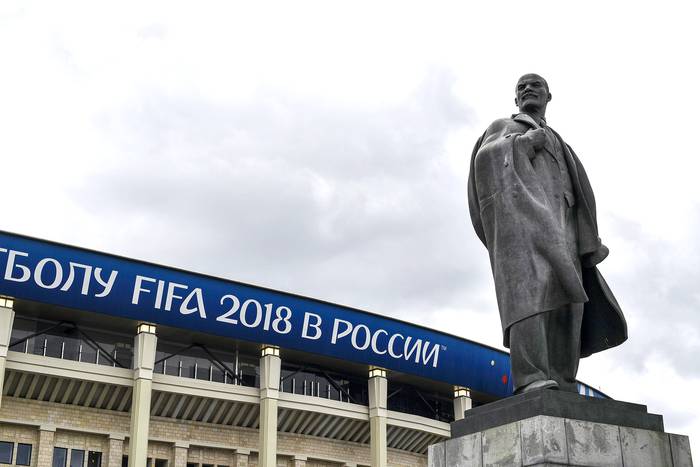 Monumento de Lenin frente al estadio olímpico Luzhniki, Moscú.
 · Foto: Yuri Cortez / AFP
