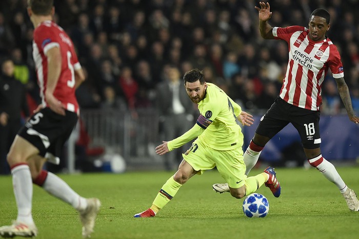 Lionel Messi, del Barcelona, durante el partido con el PSV Eindhoven. · Foto: John Thys, AFP