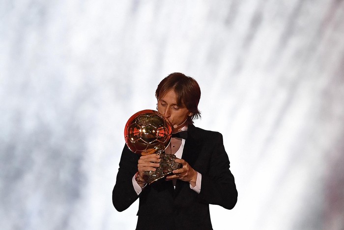 Luka Modric premiado con el Balón de Oro de la FIFA como mejor jugador del año 2018. · Foto: Franck Fife, AFP