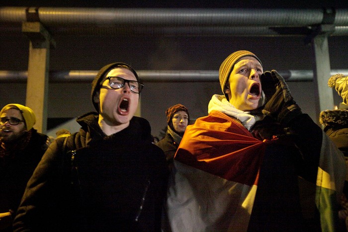 Movilización contra el gobierno húngaro fuera de la sede de la televisión estatal, el 17 de diciembre. Foto: Peter Kohalmi, AFP.