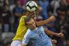 Diego Laxalt de Uruguay, y José Quintero, Ecuador, durante el partido jugado en el estadio Mineirao, en Belo Horizonte.
· Foto: Luis Acosta, AFP Diego Laxalt de Uruguay, y José Quintero, Ecuador, durante el partido jugado en el estadio Mineirao, en Belo Horizonte.
· Foto: Luis Acosta, AFP