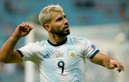 Sergio Agüero, de Argentina, festeja después de anotar contra Qatar, en el Gremio Arena, en Porto Alegre, Brasil.
· Foto: Jeferson Guareze, AFP Sergio Agüero, de Argentina, festeja después de anotar contra Qatar, en el Gremio Arena, en Porto Alegre, Brasil.
· Foto: Jeferson Guareze, AFP