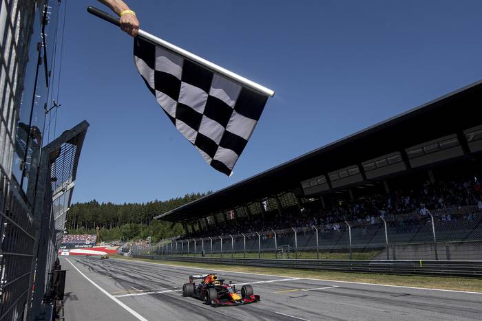 Max Verstappen del equipo Red Bull, ganó el gran premio de Austria, en Spielberg.

 · Foto: Christian Bruna, pool, AFP