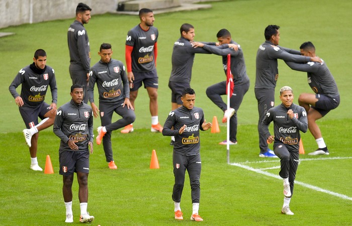 Entrenamiento de la selección peruana en Porto Alegre. 


 · Foto: Raúl Arboleda, AFP