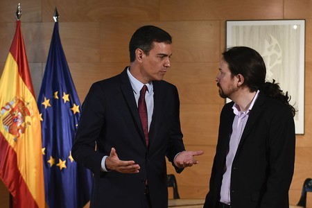 Pedro Sánchez, primer ministro español, y Pablo Iglesias, líder del partido Podemos, durante una reunión en Las Cortes, Madrid, el 9 de julio de 2019. · Foto: Pierre-Philippe Marcou Pedro Sánchez, primer ministro español, y Pablo Iglesias, líder del partido Podemos, durante una reunión en Las Cortes, Madrid, el 9 de julio de 2019. · Foto: Pierre-Philippe Marcou