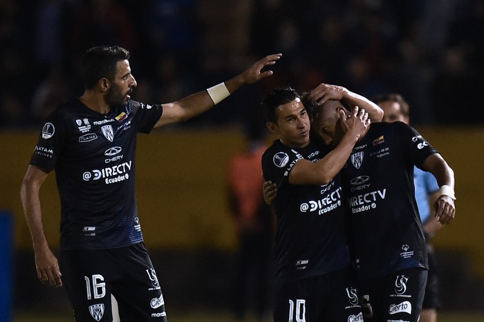 Jhon Jairo Sánchez, de Independiente del Valle, celebra su gol a Corinthians de Brasil, durante la semifinal de la Copa Sudamericana, en Quito, Ecuador. · Foto: Rodrigo Buendía, AFP