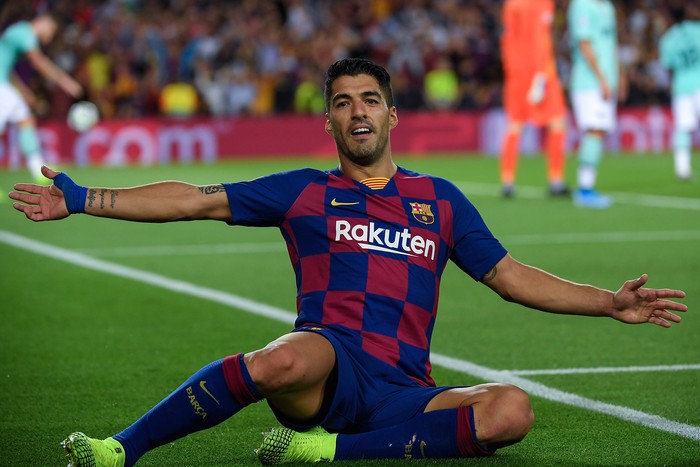 Luis Suárez, tras convertir su segundo gol ante Inter, en el estadio Camp Nou. 


 · Foto: Lluis Gene, AFP