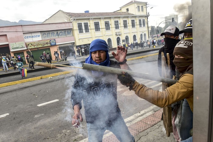 Enfrentamientos, el 11 de octubre, en Quito.
 · Foto: Martin Bernetti / AFP