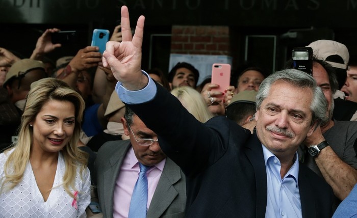 El candidato presidencial del Frente de Todos en Argentina, Alberto Fernández, después de votar · Foto: Alejandro Pagni, AFP