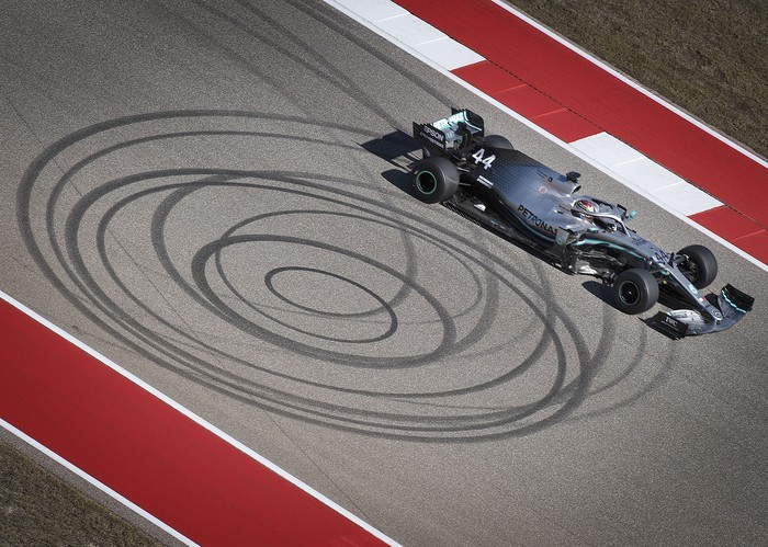 Lewis Hamilton durante la primer sesión de práctica para el Gran Premio de F1 de EE. UU, el 1 de noviembre, en el circuito de las Américas en Austin, Texas.
 · Foto: Mark Ralston, AFP