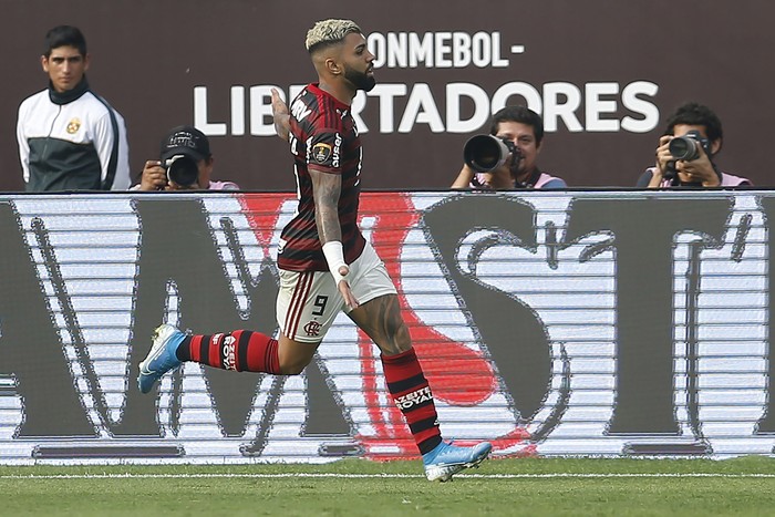 Gabriel Barbosa, de Flamengo, tras convertir a River Plate, en la final de la Copa Libertadores, en el estadio Monunmental  de Lima. 



 · Foto: Luka Gonzáles, AFP