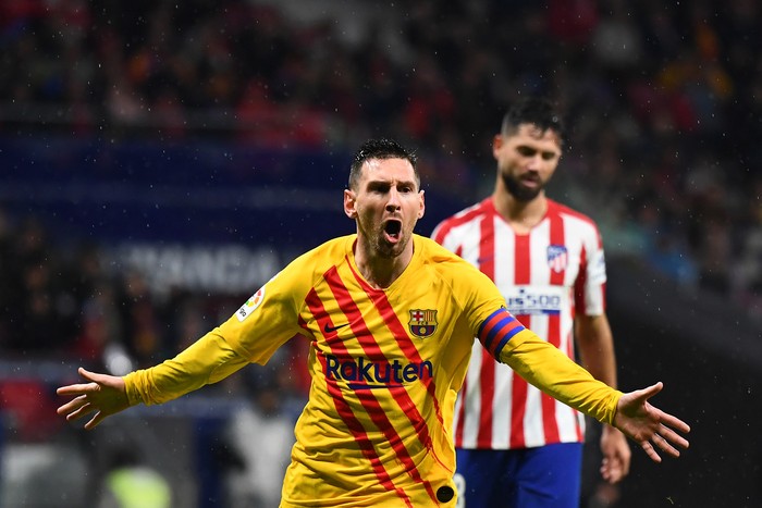 Lionel Messi, tras convertir ante Atlético Madrid, en el estadio Wanda Metropolitano, en Madrid.  · Foto: Gabriel Bouys, AFP