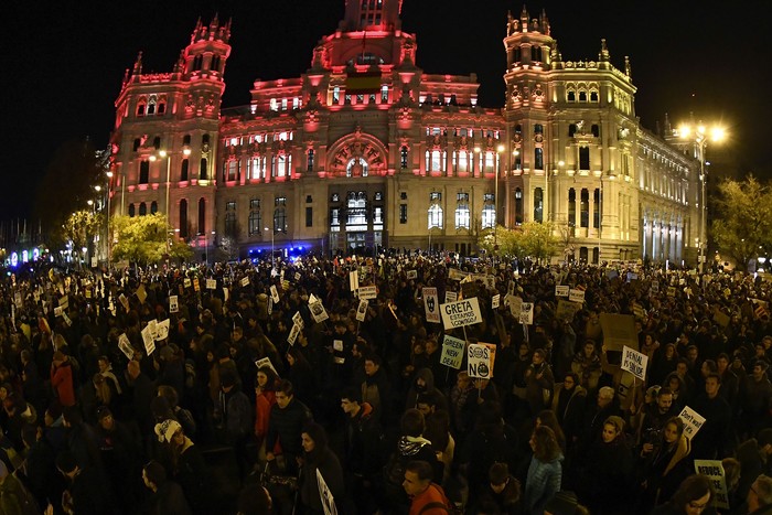 Marcha climática para exigir una acción urgente sobre la crisis climática de los líderes mundiales que asisten a la cumbre del clima, el 6 de diciembre, en Madrid.

 · Foto: Óscar del Pozo, AFP