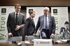 El presidente electo de la Agencia Mundial Antidopaje (WADA), Witold Banka, el director general, Olivier Niggli, y el presidente, Craig Reedie, llegan a una conferencia de prensa en Lausana tras una reunión del comité ejecutivo de la Agencia que prohibió Rusia de los eventos deportivos mundiales, incluidos los Juegos Olímpicos de Tokio 2020 y los Juegos Olímpicos de Invierno de Beijing 2022 después de acusar a Moscú de falsificar datos de un laboratorio antidopaje. · Foto: Fabrice Coffrini, AFP El presidente electo de la Agencia Mundial Antidopaje (WADA), Witold Banka, el director general, Olivier Niggli, y el presidente, Craig Reedie, llegan a una conferencia de prensa en Lausana tras una reunión del comité ejecutivo de la Agencia que prohibió Rusia de los eventos deportivos mundiales, incluidos los Juegos Olímpicos de Tokio 2020 y los Juegos Olímpicos de Invierno de Beijing 2022 después de acusar a Moscú de falsificar datos de un laboratorio antidopaje. · Foto: Fabrice Coffrini, AFP