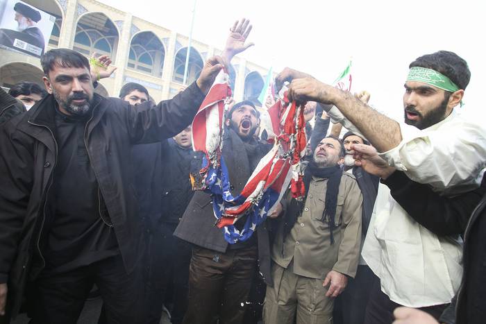 Manifestación contra el asesinato de Qasem Soleimani en Teherán, el 3 de enero. · Foto: Atta Kenare, AFP