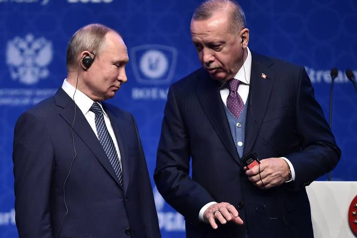El presidente ruso Vladimir Putin y el presidente turco Recep Tayyip Erdogan, durante la inauguración de un nuevo gasoducto "TurkStream", el 8 de enero, en Estambul.  · Foto: Ozan Kose, AFP