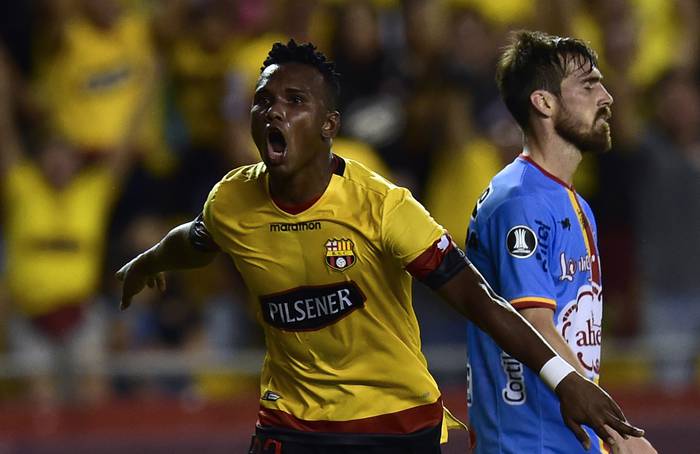 Pedro Velazco, de Barcelona de Guayaquil, tras convertir el tercer gol de su equipo ante Progreso, en el estadio Monumental de Guayaquil. 


 · Foto: Rodrigo Buendía, AFP