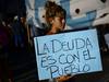 Protesta contra el FMI en las afueras del Congreso argentino el miércoles 12 de febrero.
· Foto: Ronaldo Schemidt, AFP Protesta contra el FMI en las afueras del Congreso argentino el miércoles 12 de febrero.
· Foto: Ronaldo Schemidt, AFP