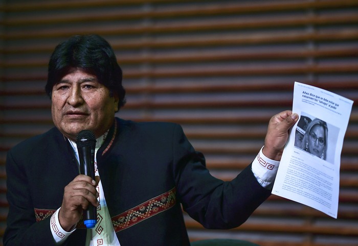 El ex presidente boliviano, Evo Morales, durante una conferencia de prensa en Buenos Aires, el jueves 21. 

 · Foto: Ronaldo Schemidt, AFP
