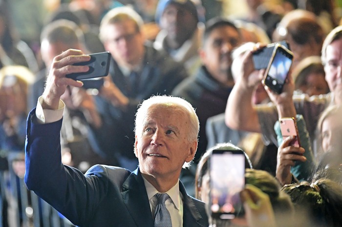 Joe Biden, durante un evento del Super Martes, el 3 de marzo en Los Angeles. · Foto: Frederic J. Brown, AFP