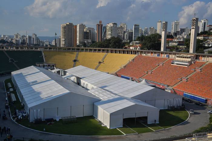 Estadio Pacaembú, en San Pablo, Brasil, transformado en hospital por la pandemia del coronavirus.
Nelson Almeida / AFP