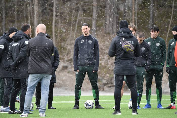 Zlatan Ibahimovic, durante un entrenamiento del Hammarby If at Arsta IP, de la liga sueca, en Estocolmo. 




 · Foto: Henrik MONTGOMERY / Agencia de Noticias TT / AFP