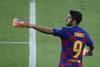 Luis Suárez, al final del partido ante Nápoli, por la UEFA Champions League, en el estadio Camp Nou, en Barcelona
Luis Suárez, al final del partido ante Nápoli, por la UEFA Champions League, en el estadio Camp Nou, en Barcelona