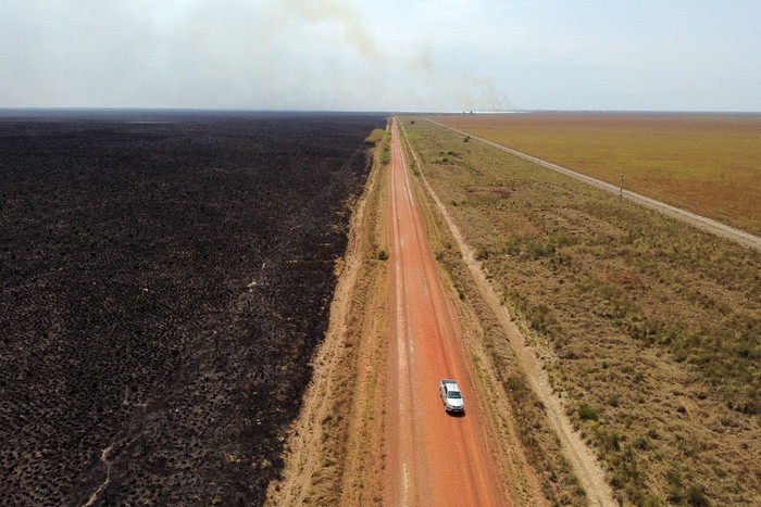 Incendios forestales en el Parque Nacional Iberá, provincia de Corrientes, Argentina, el 22 de febrero de 2022. · Foto: Juan Mabromata, AFP