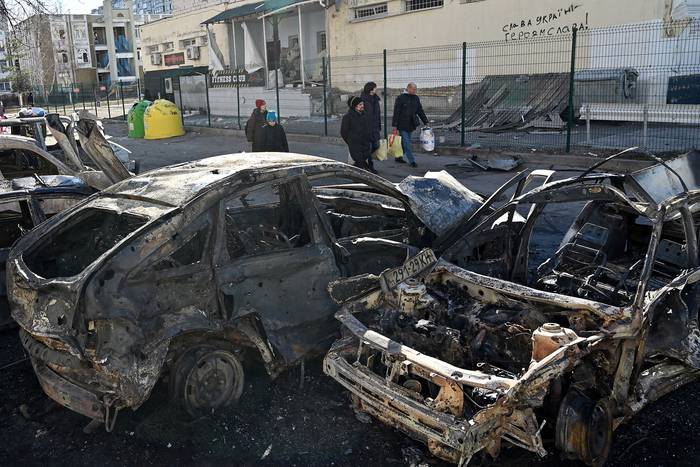 Bombardeos en las afueras de Kiev el 28 de febrero de 2022. · Foto: Genya Savilov, AFP 