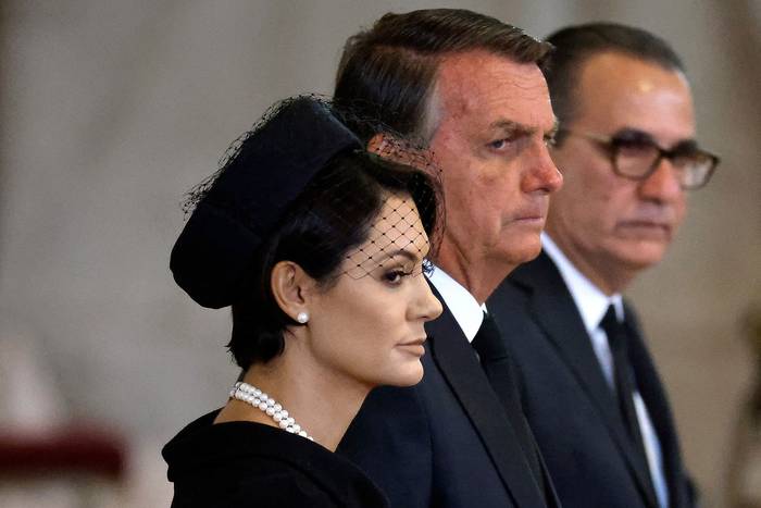 El presidente de Brasil, Jair Bolsonaro, y su esposa, Michelle Bolsonaro,  en Londres el 18 de setiembre. · Foto: Chip Somodevilla, Getty Images, AFP